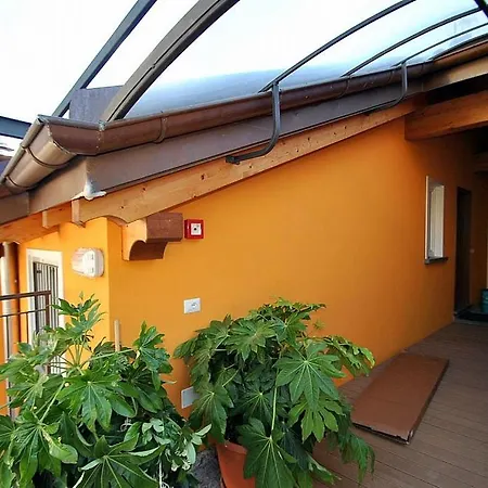 Daire Piazzo Sleeps 8 Pool Wifi Vercana