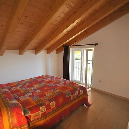 Piazzo Sleeps 8 Pool Wifi Apartment *