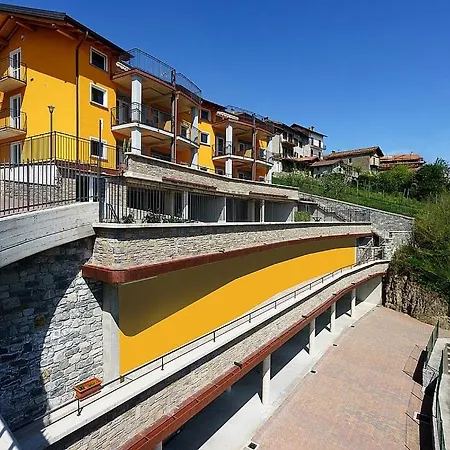 Piazzo Sleeps 8 Pool Wifi Apartment