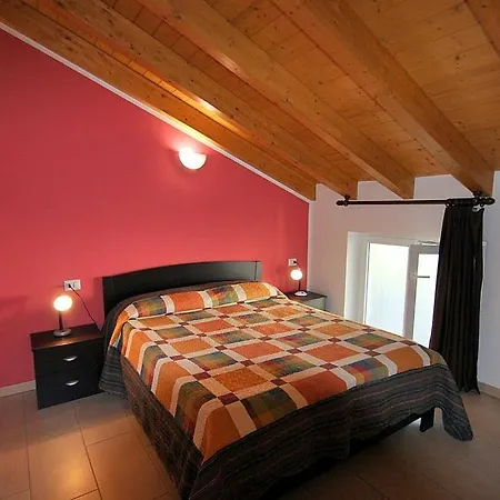 Piazzo Sleeps 8 Pool Wifi