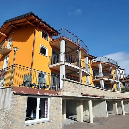 Piazzo Sleeps 8 Pool Wifi Vercana