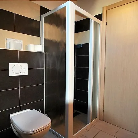 Piazzo Sleeps 8 Pool Wifi *